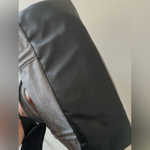 Herschel Supply Company Strand Diaper Bag 24L - Picture 3 of 7